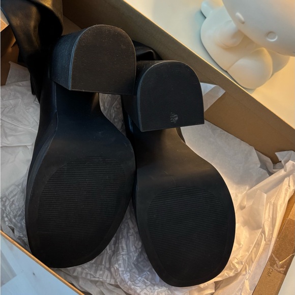Steve Madden Black Platform Boots - Picture 4 of 6